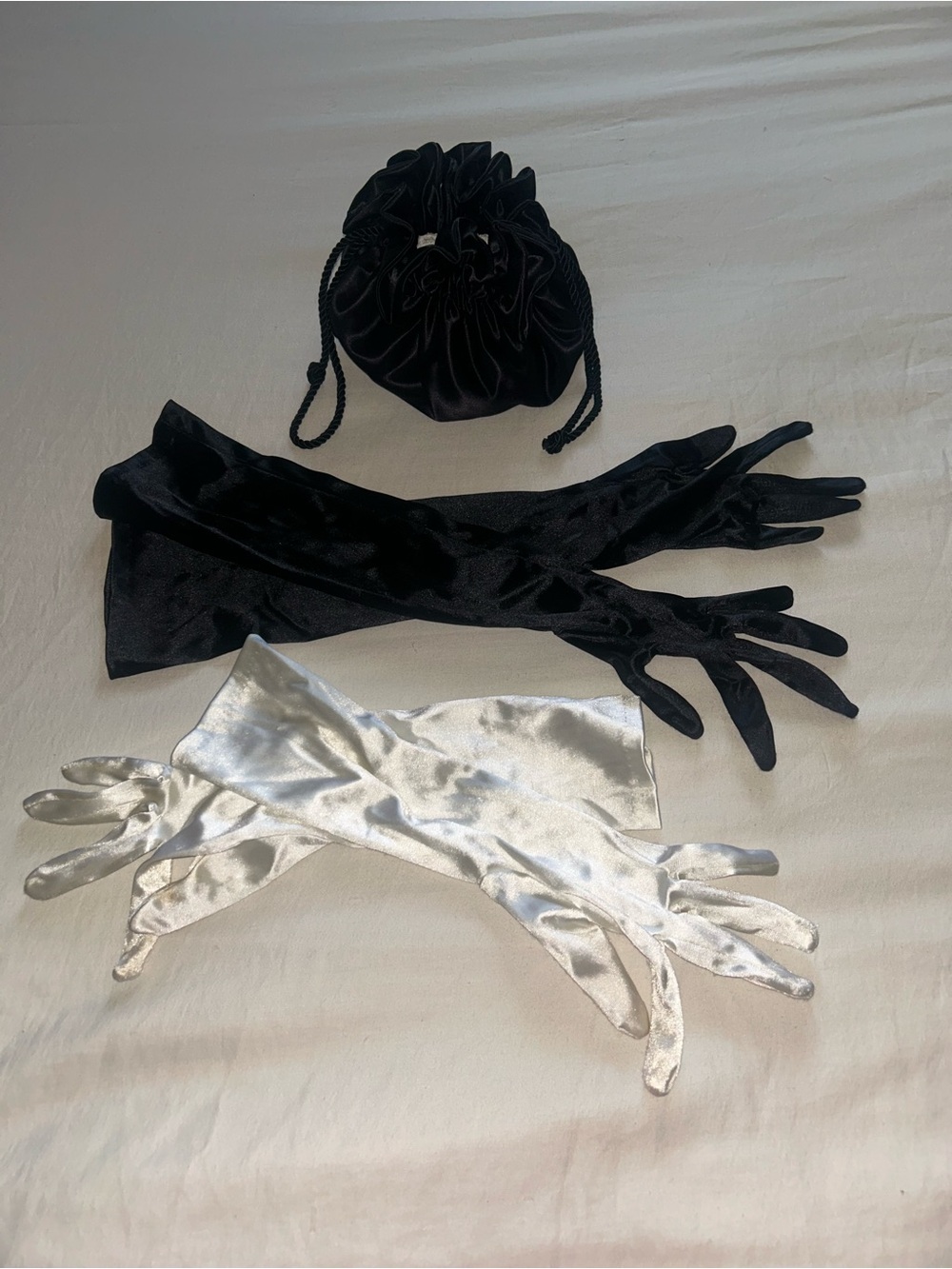 Black Satin Evening Drawstring Pouch W/ Two Elegant Evening Gloves - Picture 14 of 15